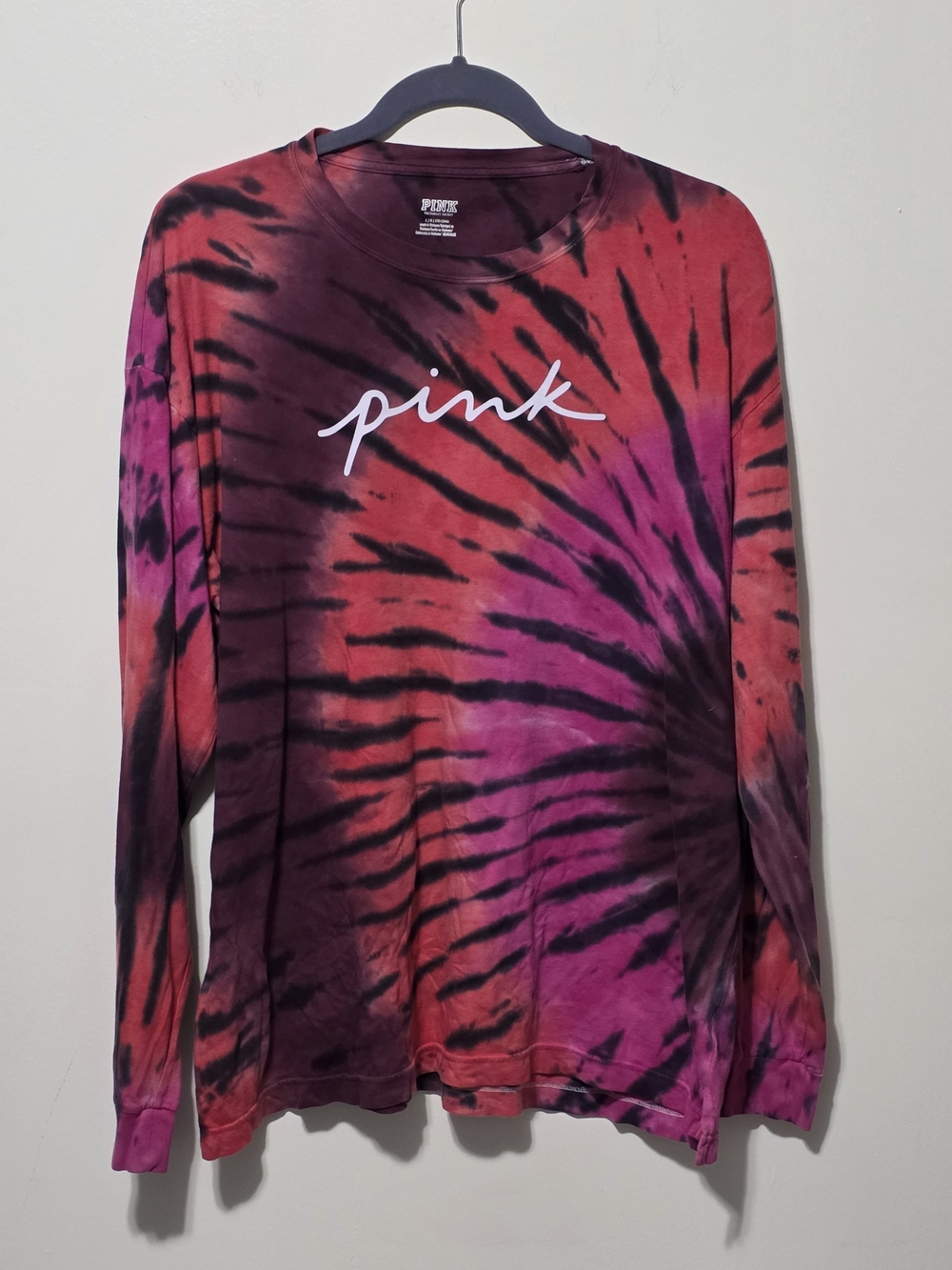 PINK Victoria's Secret Long-Sleeve Tie-Dye Tee in Red & Pink
